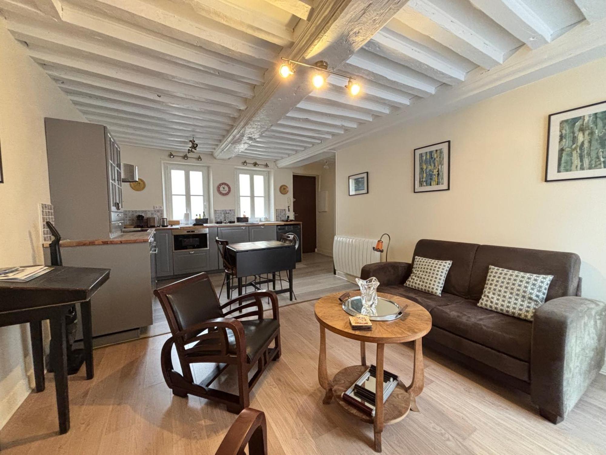 Les Remparts Apt Spacieux 1 Er Etage Renove Joliment Decore Bien Equipe Plein Centre Bayeux Proche Plages Du Debarquement Parking Gratuit A Proximite 外观 照片
