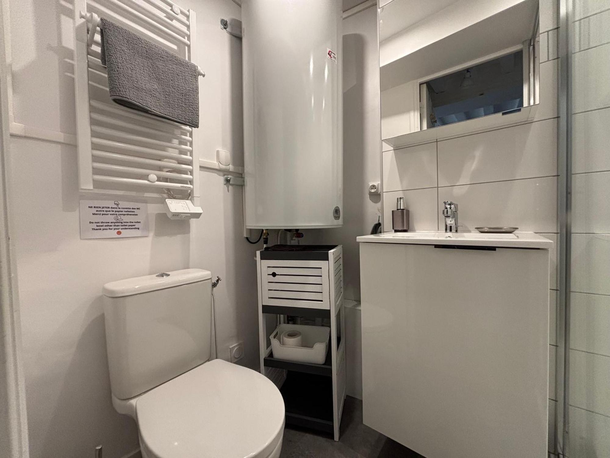 Les Remparts Apt Spacieux 1 Er Etage Renove Joliment Decore Bien Equipe Plein Centre Bayeux Proche Plages Du Debarquement Parking Gratuit A Proximite 外观 照片