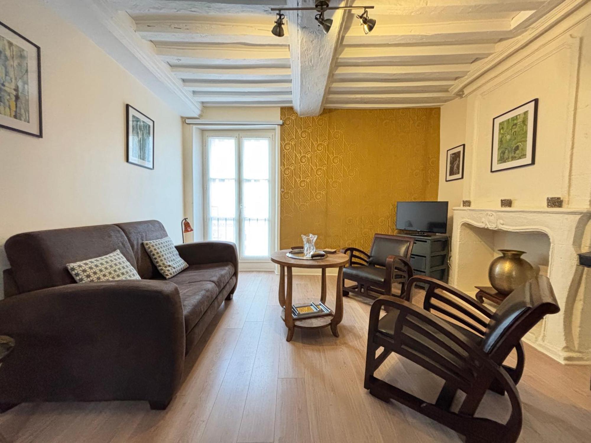 Les Remparts Apt Spacieux 1 Er Etage Renove Joliment Decore Bien Equipe Plein Centre Bayeux Proche Plages Du Debarquement Parking Gratuit A Proximite 外观 照片