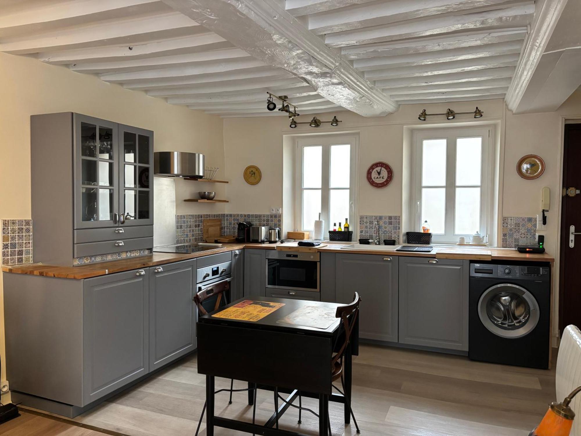 Les Remparts Apt Spacieux 1 Er Etage Renove Joliment Decore Bien Equipe Plein Centre Bayeux Proche Plages Du Debarquement Parking Gratuit A Proximite 外观 照片